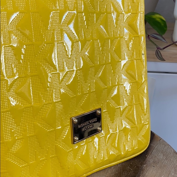 Michael Kors Tablet Case - Picture 7 of 7